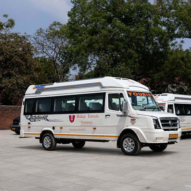 Maharaja Tempo Traveller in Varanasi